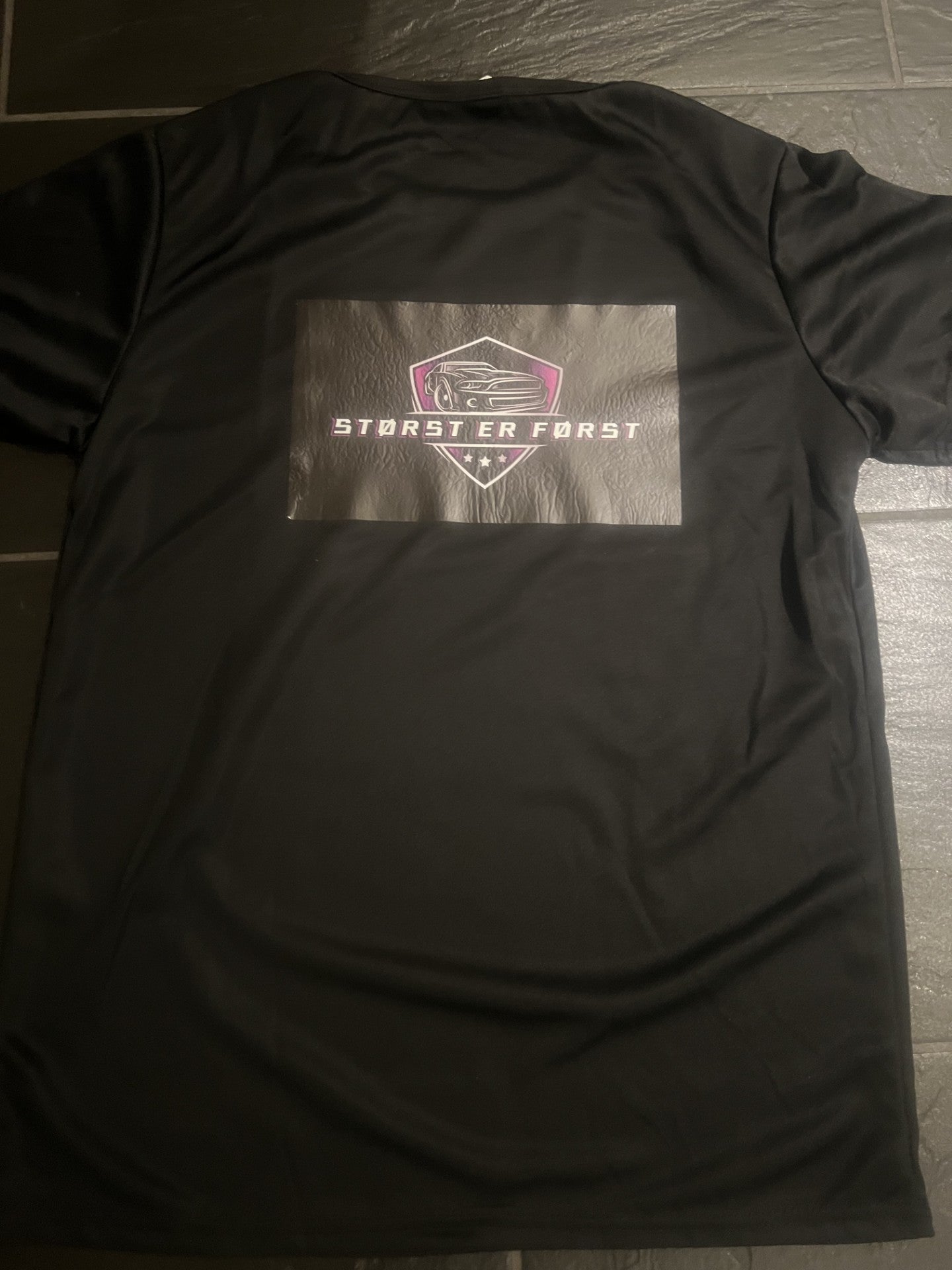 T-Skjorte med logo trykket foran